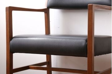 ヴィンテージ家具　北欧ビンテージ　ミッドセンチュリースタイルのアームチェア(1)