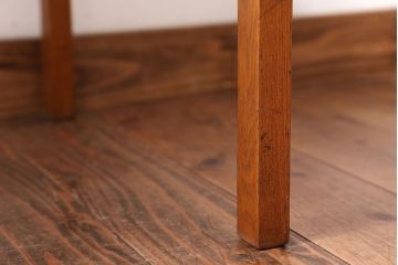 ヴィンテージ家具　北欧ビンテージ　ミッドセンチュリースタイルのアームチェア(1)