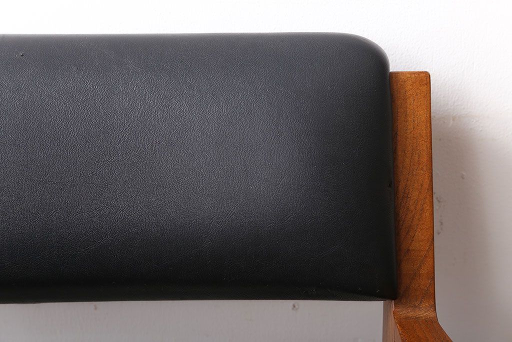 ヴィンテージ家具　北欧ビンテージ　ミッドセンチュリースタイルのアームチェア(2)