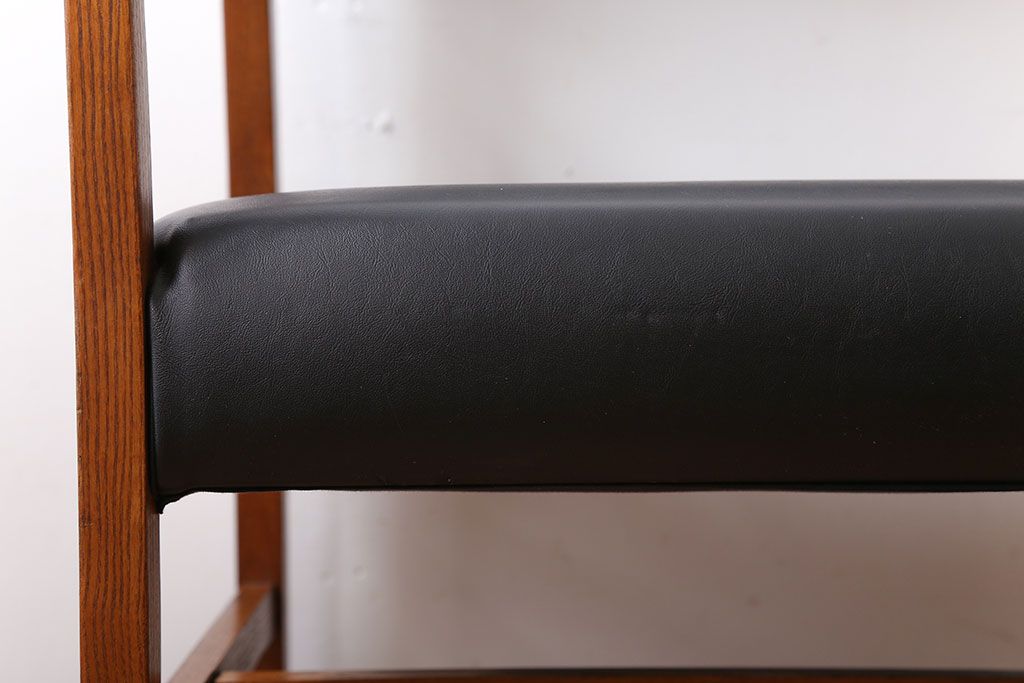 ヴィンテージ家具　北欧ビンテージ　ミッドセンチュリースタイルのアームチェア(2)