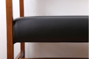 ヴィンテージ家具　北欧ビンテージ　ミッドセンチュリースタイルのアームチェア(2)