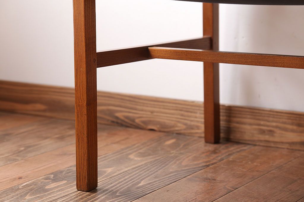 ヴィンテージ家具　北欧ビンテージ　ミッドセンチュリースタイルのアームチェア(2)