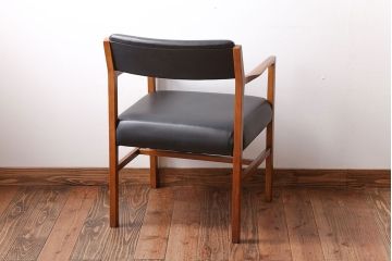 ヴィンテージ家具　北欧ビンテージ　ミッドセンチュリースタイルのアームチェア(2)