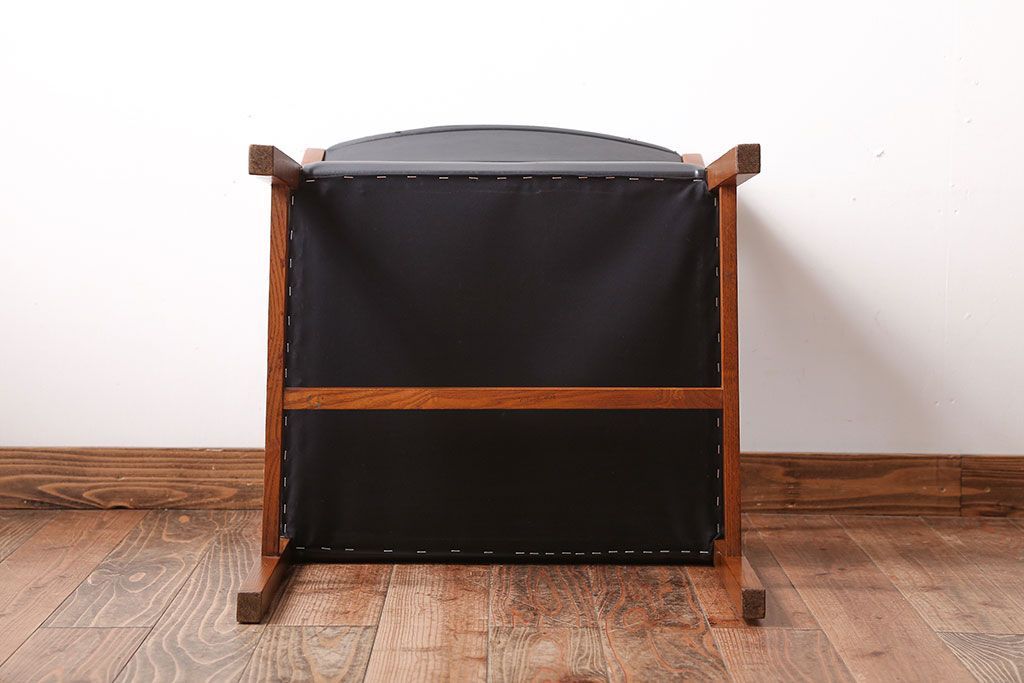 ヴィンテージ家具　北欧ビンテージ　ミッドセンチュリースタイルのアームチェア(2)