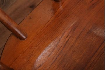 アンティーク家具　和製アンティーク　優美で大きなロッキングチェア
