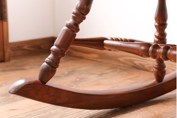 アンティーク家具　和製アンティーク　優美で大きなロッキングチェア
