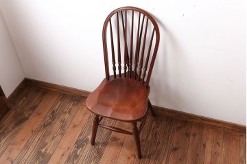 ヴィンテージ家具　秋田木工　ビンテージ品　後姿が美しいウィンザーチェア(ダイニングチェア、ウインザーチェア)