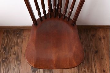 ヴィンテージ家具　秋田木工　ビンテージ品　後姿が美しいウィンザーチェア(ダイニングチェア、ウインザーチェア)