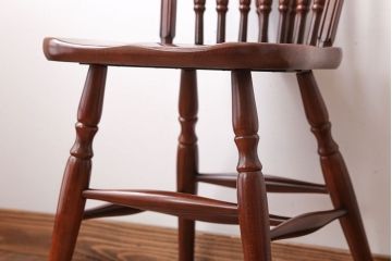 ヴィンテージ家具　秋田木工　ビンテージ品　後姿が美しいウィンザーチェア(ダイニングチェア、ウインザーチェア)