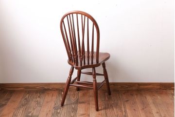 ヴィンテージ家具　秋田木工　ビンテージ品　後姿が美しいウィンザーチェア(ダイニングチェア、ウインザーチェア)