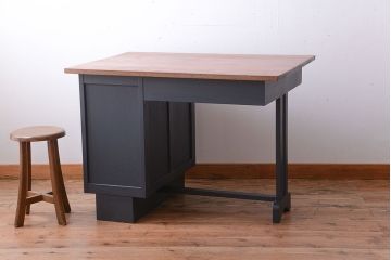 レトロ家具　アンティーク　古いナラ材のレトロなペイント片袖机