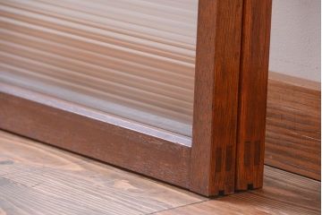 アンティーク　レトロな古い木味のモールガラス入り引き戸2枚セット(窓)(1)