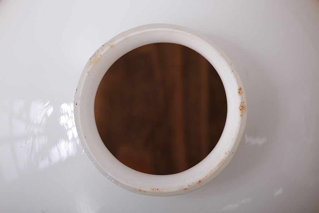 和製アンティーク　優雅で愛らしい白いガラスの壁掛け照明