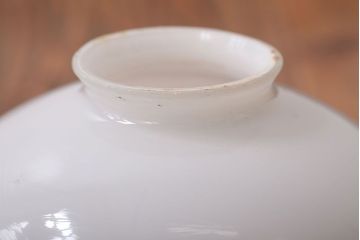 和製アンティーク　優雅で愛らしい白いガラスの壁掛け照明