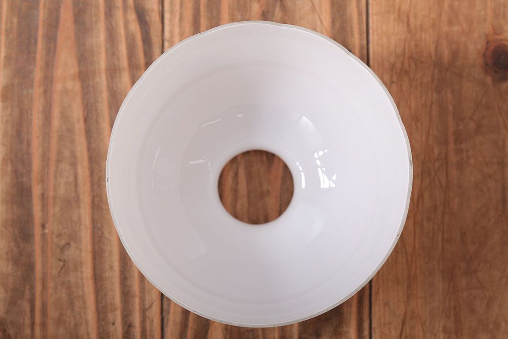 和製アンティーク　優雅で愛らしい白いガラスの壁掛け照明