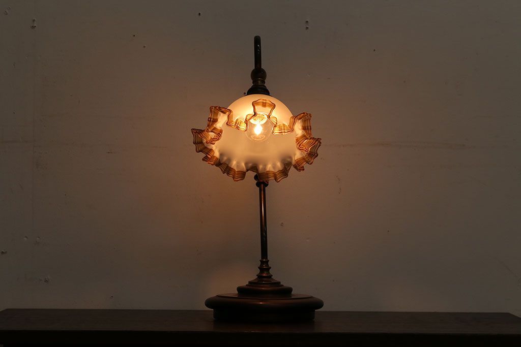 レトロ アンティーク ヴィンテージ フリル エレガントランプ テーブル