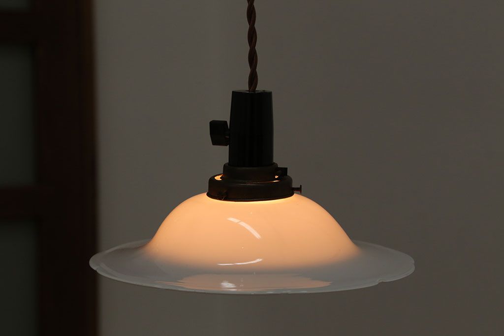 アンティーク　おしゃれで可愛いレトロな電笠