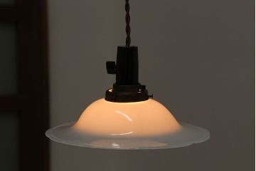 アンティーク　おしゃれで可愛いレトロな電笠