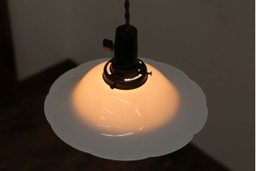 アンティーク　おしゃれで可愛いレトロな電笠