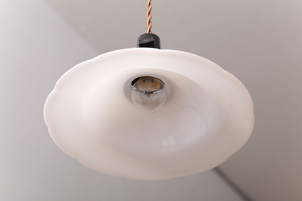 アンティーク　おしゃれで可愛いレトロな電笠