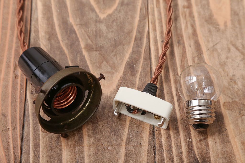 アンティーク　おしゃれで可愛いレトロな電笠