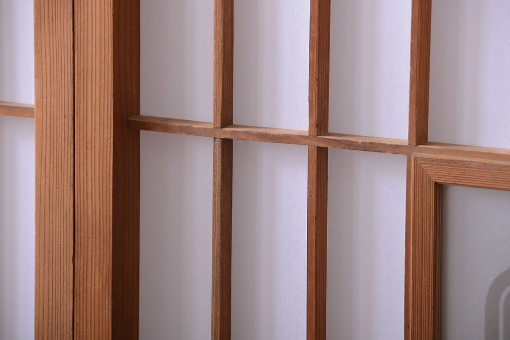 和製アンティーク　レトロな古い木の障子戸