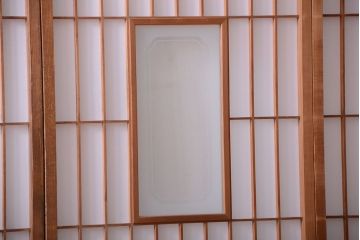 和製アンティーク　レトロな古い木の障子戸