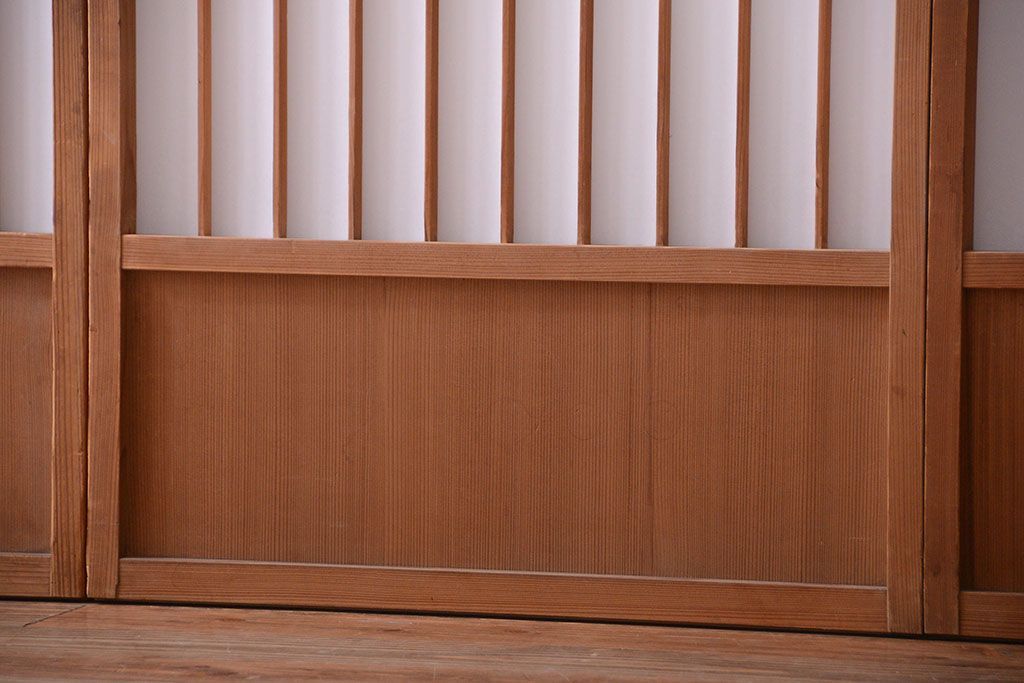 和製アンティーク　レトロな古い木の障子戸