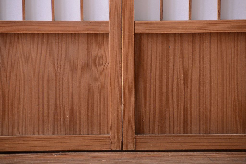 和製アンティーク　レトロな古い木の障子戸