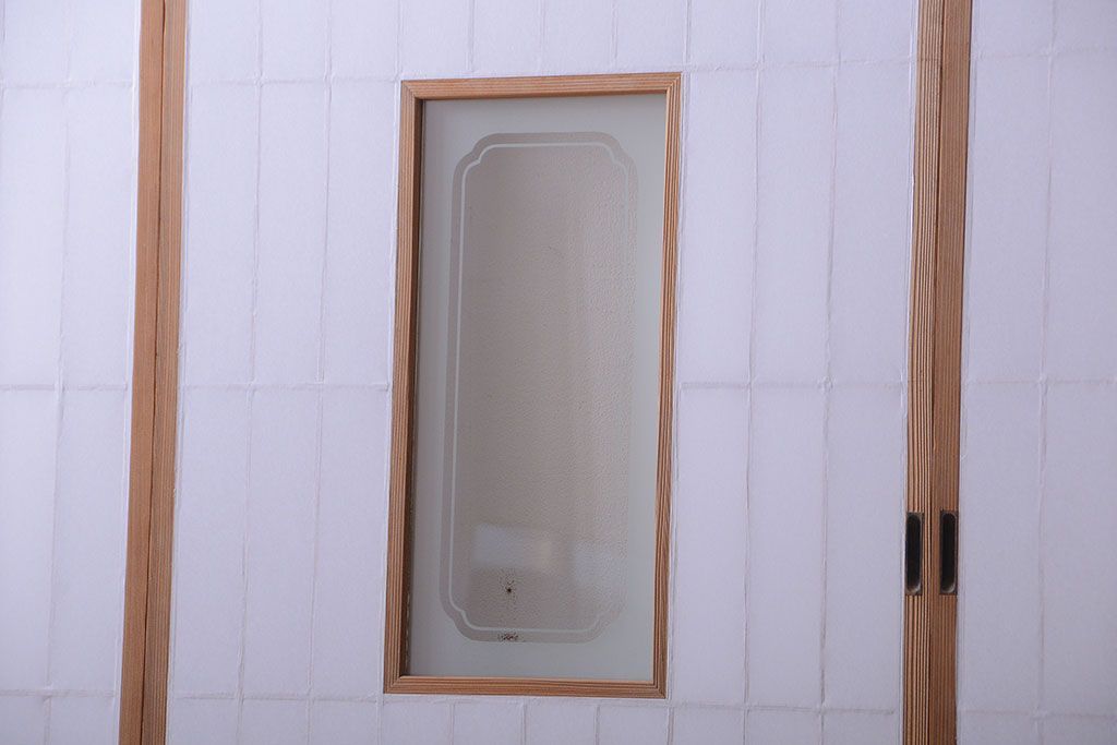 和製アンティーク　レトロな古い木の障子戸