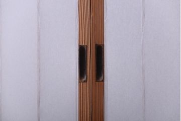 和製アンティーク　レトロな古い木の障子戸