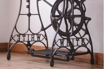 ヴィンテージ家具　アメリカビンテージ　WHITE(ホワイト)ミシンテーブル