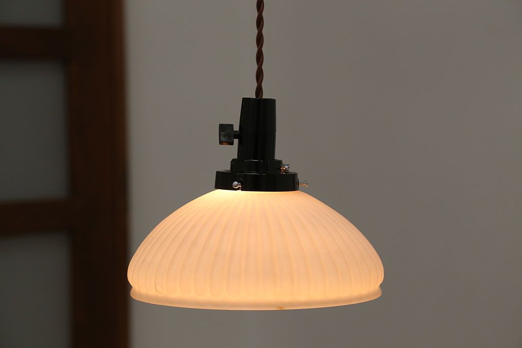 和製アンティーク　レトロな白いガラスの電笠天井照明(ペンダントライト)