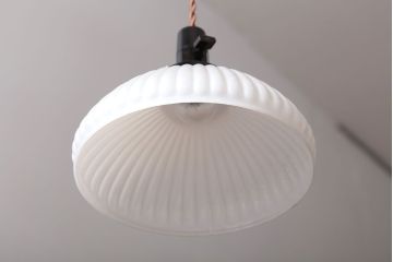 和製アンティーク　レトロな白いガラスの電笠天井照明(ペンダントライト)