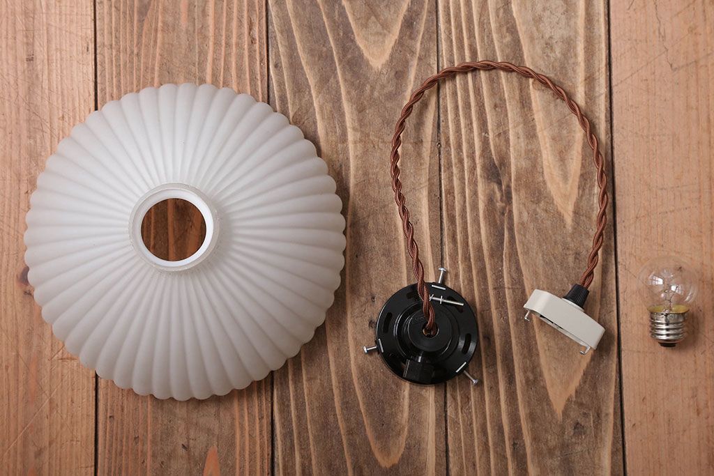 和製アンティーク　レトロな白いガラスの電笠天井照明(ペンダントライト)
