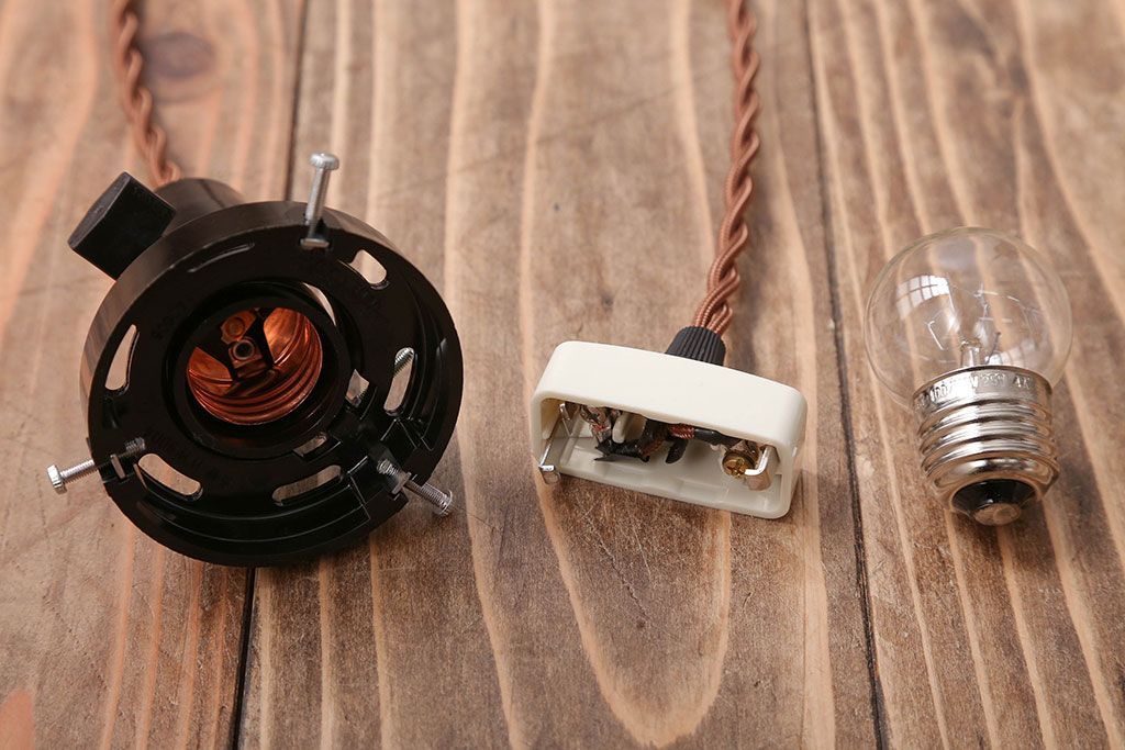 和製アンティーク　レトロな白いガラスの電笠天井照明(ペンダントライト)