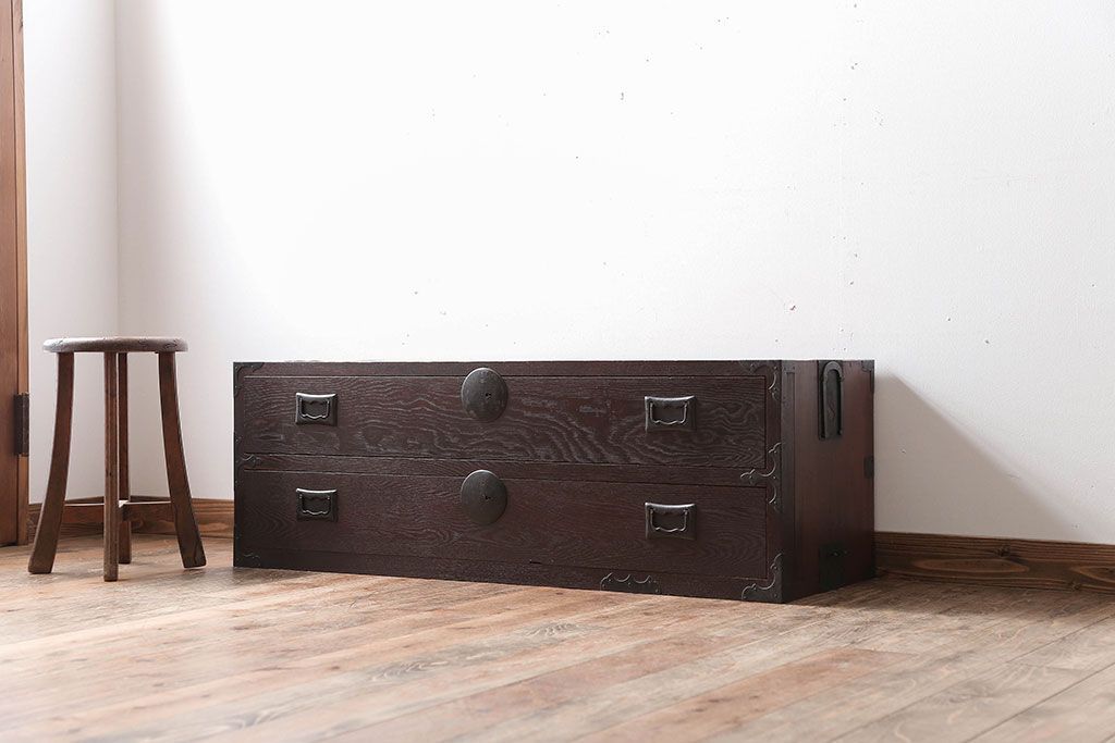 アンティーク家具　古民具・骨董　前面欅材!モダンな時代箪笥(衣装箪笥)(2)