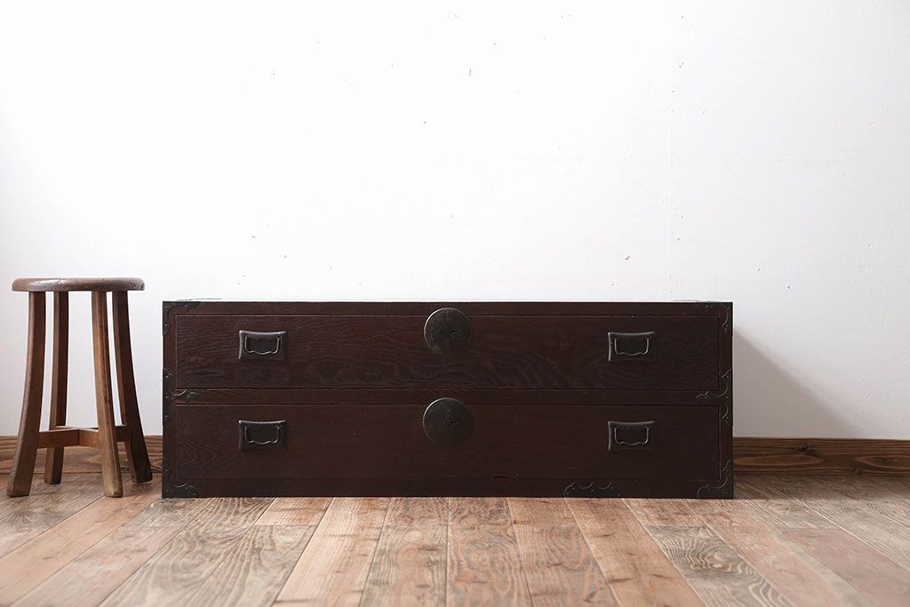 アンティーク家具　古民具・骨董　前面欅材!モダンな時代箪笥(衣装箪笥)(2)