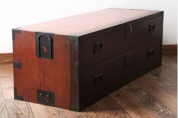 アンティーク家具　古民具・骨董　前面欅材!モダンな時代箪笥(衣装箪笥)(2)