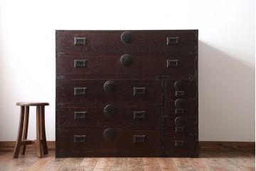 アンティーク家具　古民具・骨董　前面欅材!モダンな時代箪笥(衣装箪笥)(2)