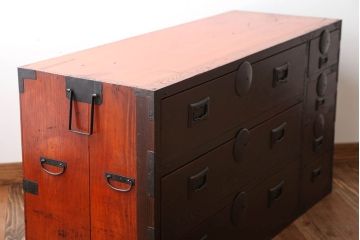 アンティーク家具　古民具・骨董　前面欅材!モダンな時代箪笥(衣装箪笥)(1)