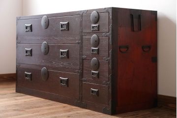 アンティーク家具　古民具・骨董　前面欅材!モダンな時代箪笥(衣装箪笥)(1)