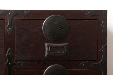 アンティーク家具　古民具・骨董　前面欅材!モダンな時代箪笥(衣装箪笥)(1)