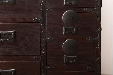 アンティーク家具　古民具・骨董　前面欅材!モダンな時代箪笥(衣装箪笥)(1)