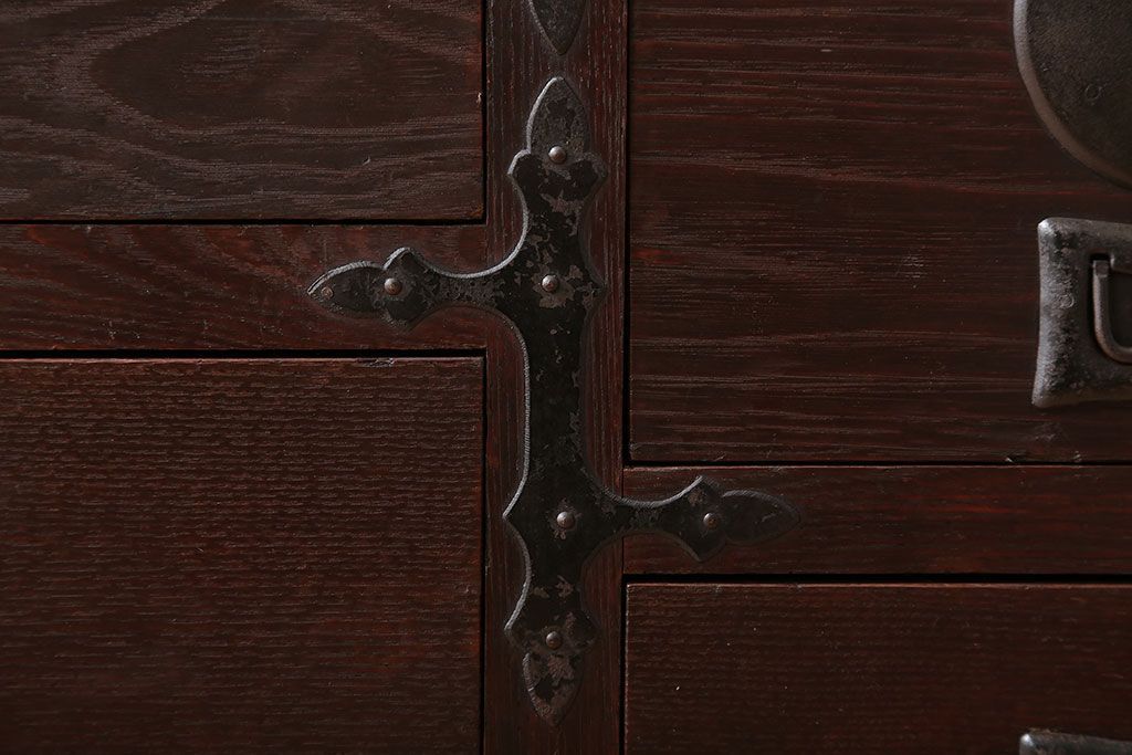 アンティーク家具　古民具・骨董　前面欅材!モダンな時代箪笥(衣装箪笥)(1)