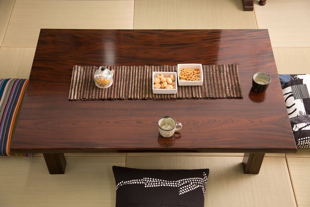 中古　民芸家具　総欅材の高級座卓(センターテーブル)