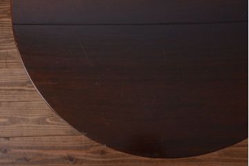 アンティーク家具　イギリスアンティーク　上品でおしゃれなチルトアップカフェテーブル(コーヒーテーブル、サイドテーブル)