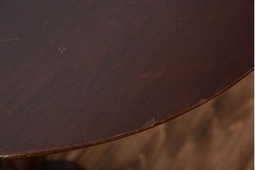 アンティーク家具　イギリスアンティーク　上品でおしゃれなチルトアップカフェテーブル(コーヒーテーブル、サイドテーブル)