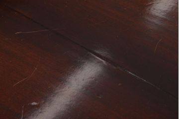 アンティーク家具　イギリスアンティーク　上品でおしゃれなチルトアップカフェテーブル(コーヒーテーブル、サイドテーブル)