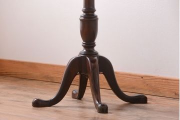 アンティーク家具　イギリスアンティーク　上品でおしゃれなチルトアップカフェテーブル(コーヒーテーブル、サイドテーブル)